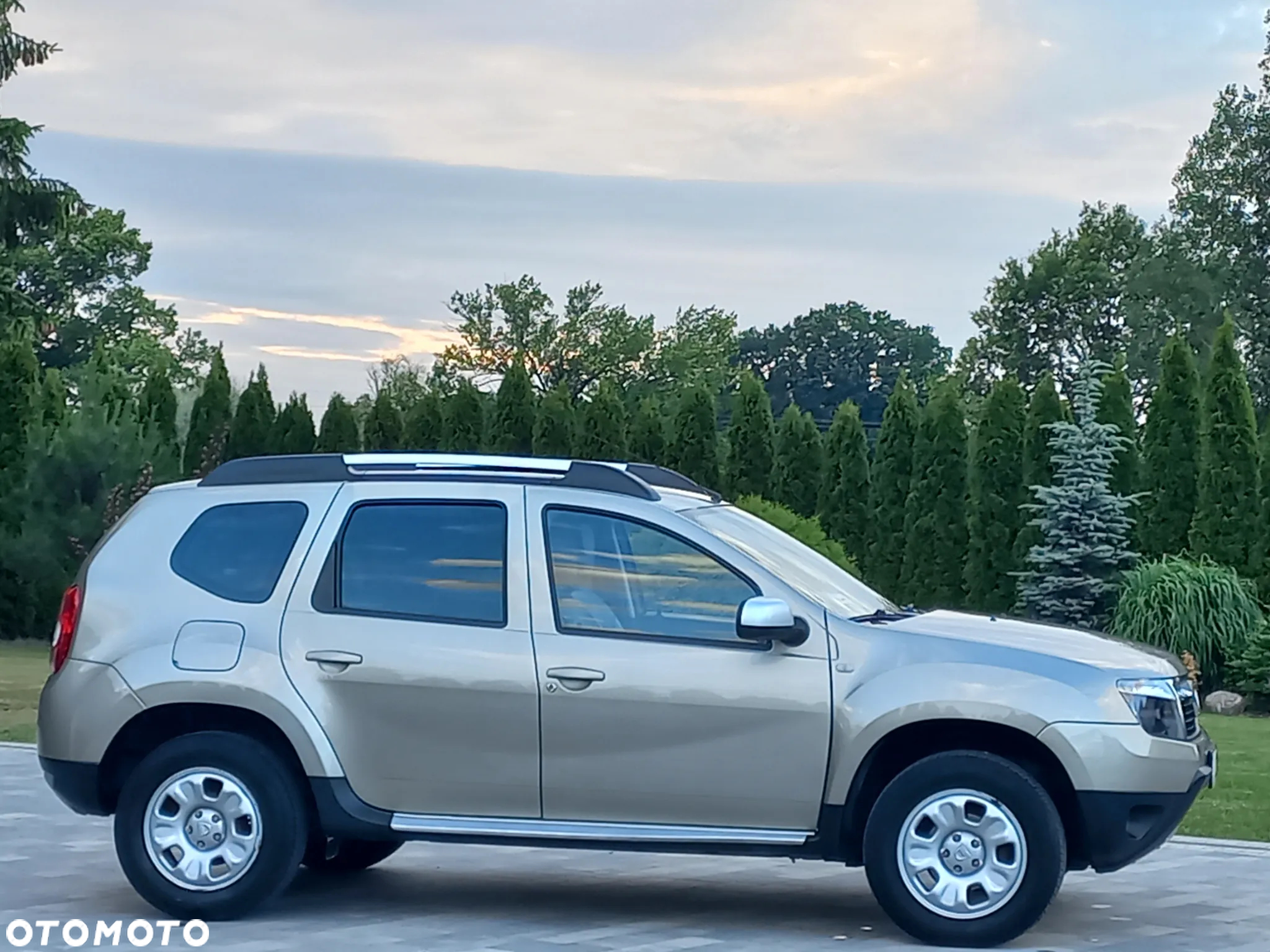 Dacia Duster 1.6 Laureate 4x4 - 19