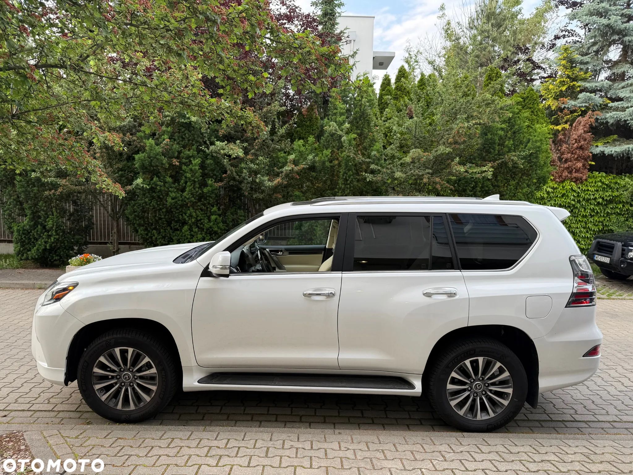 Lexus GX - 1