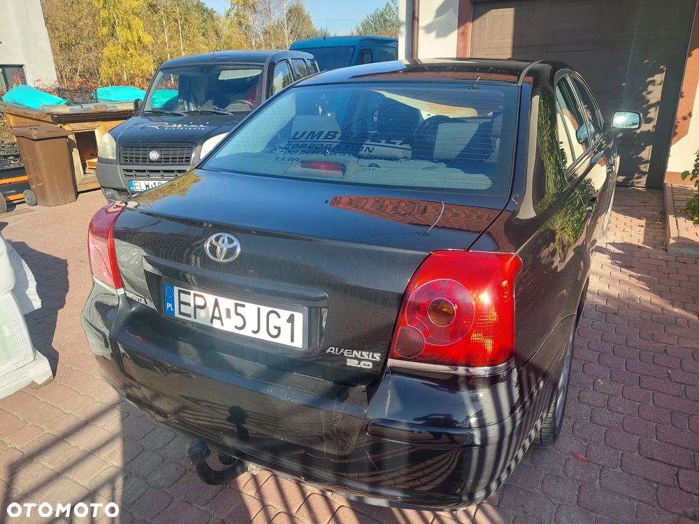 Toyota Avensis 2004 photo 4