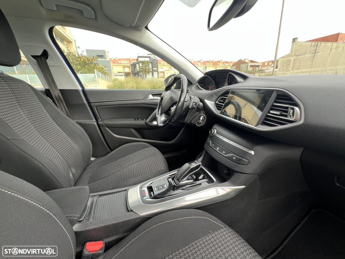 Peugeot 308 SW 1.5 BlueHDi Allure EAT8 - 36