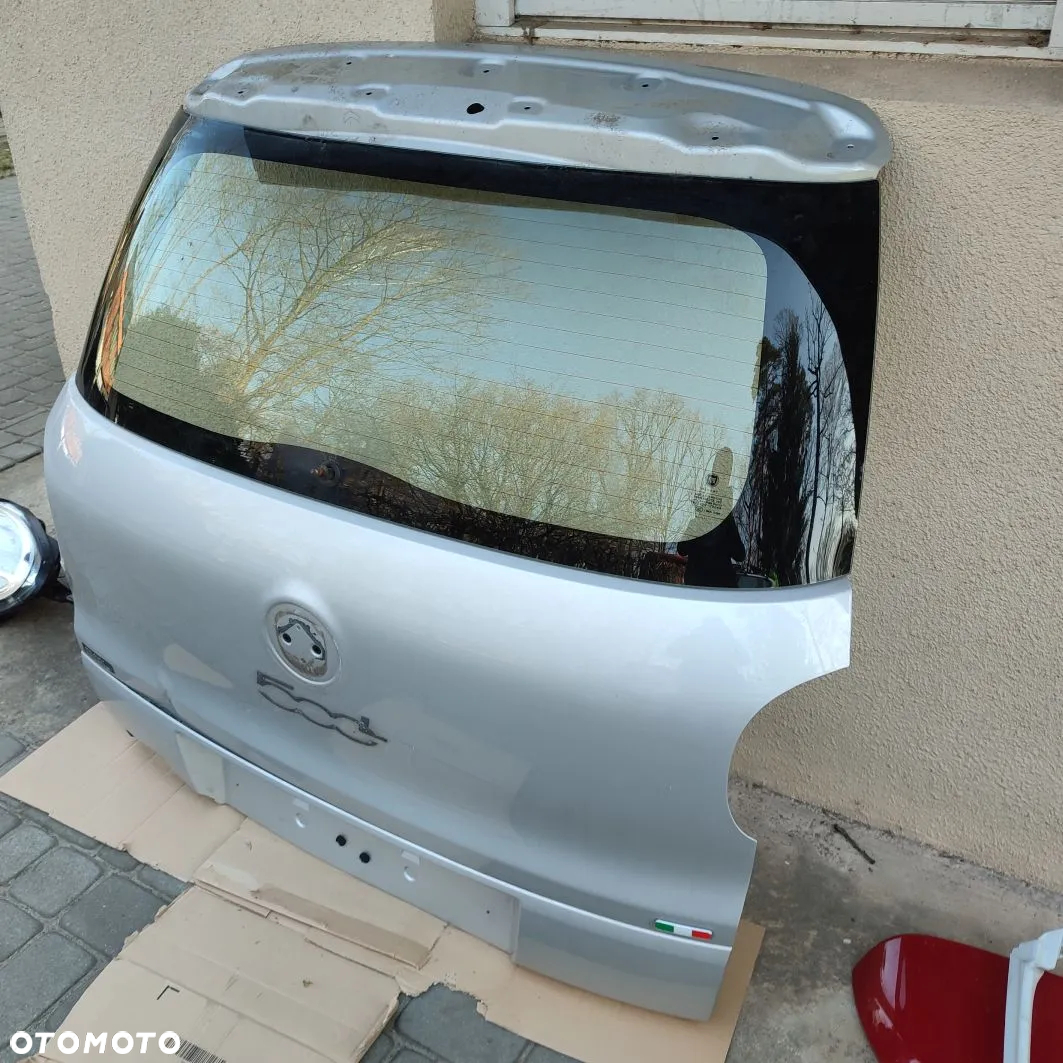 FIAT 500L Klapa bagażnika po lifcie 2018 kolor srebrny - 3