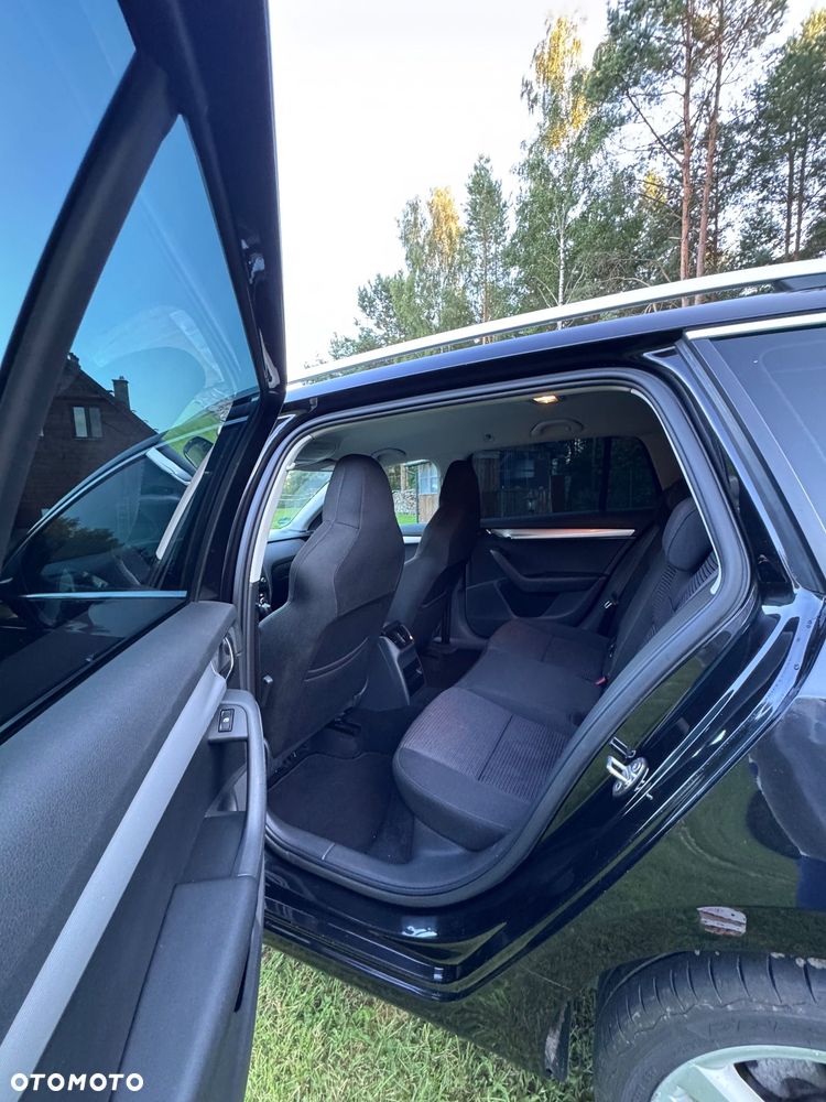 Skoda Octavia 2.0 TDI DSG RS - 9