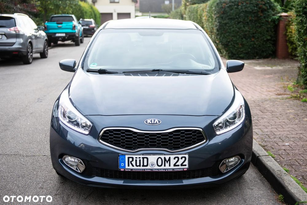 Kia Ceed 2013 photo 2