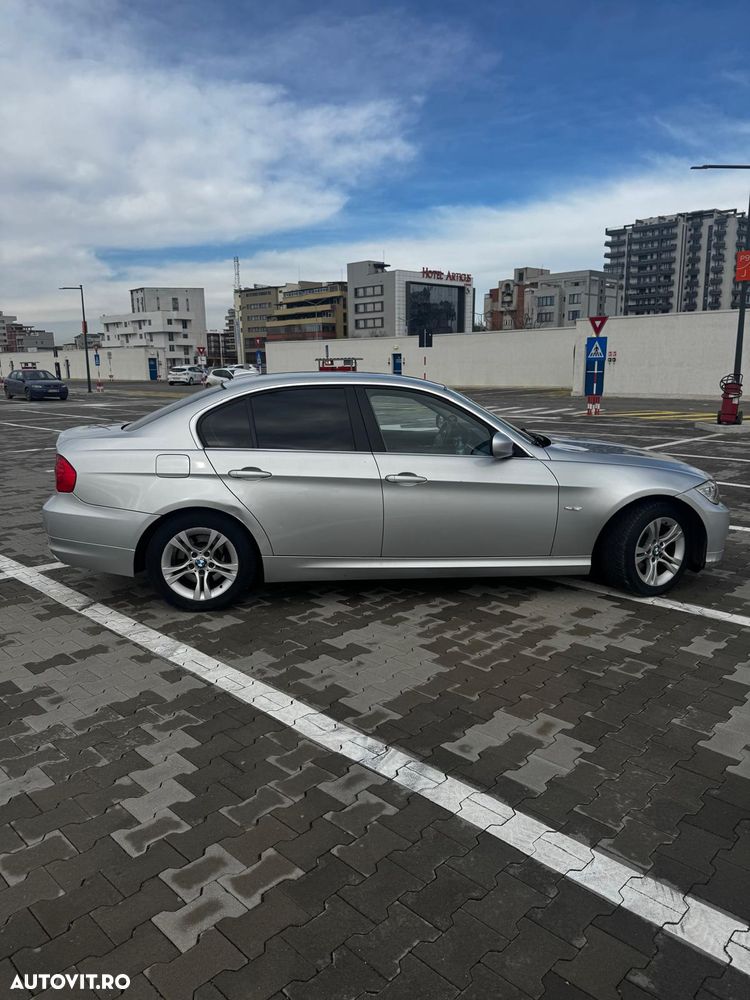BMW Seria 3 318d - 4