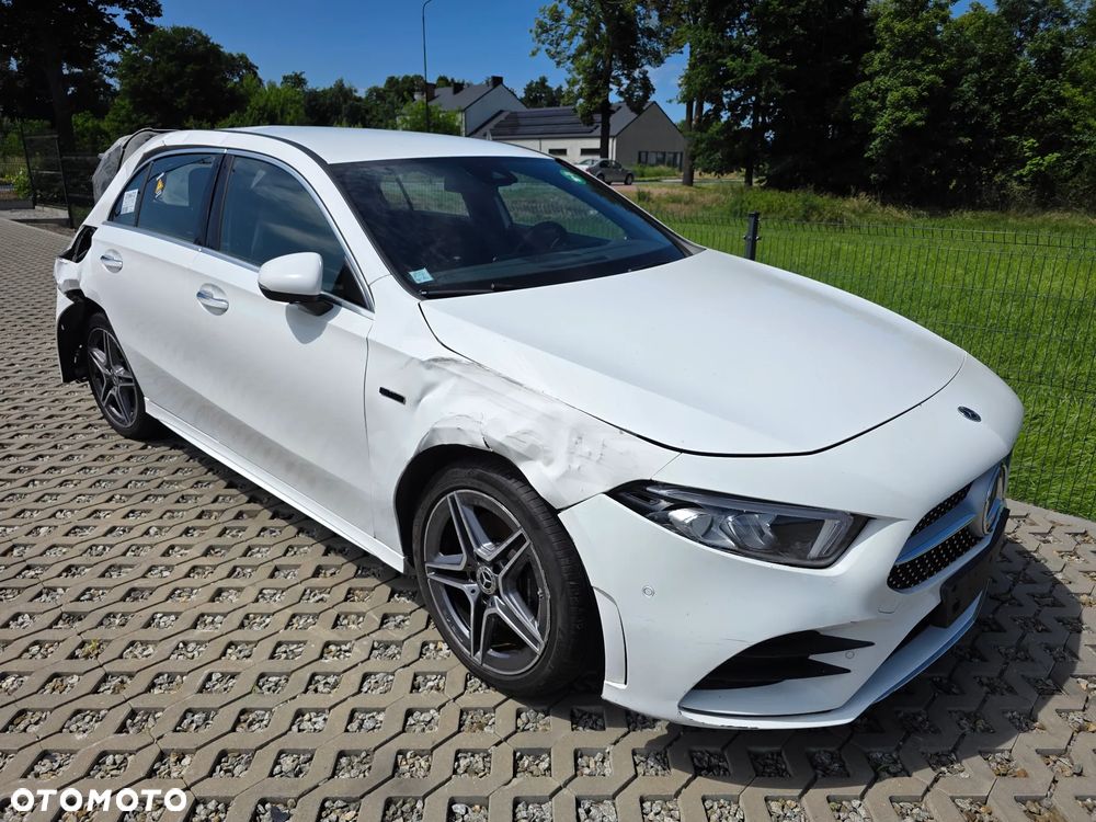 Mercedes-Benz Klasa A ver-250-e-phev-amg-line-8g--dct - 10