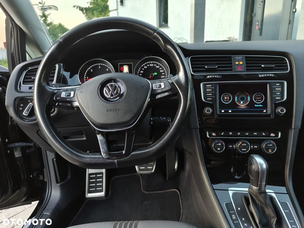 Volkswagen Golf - 8