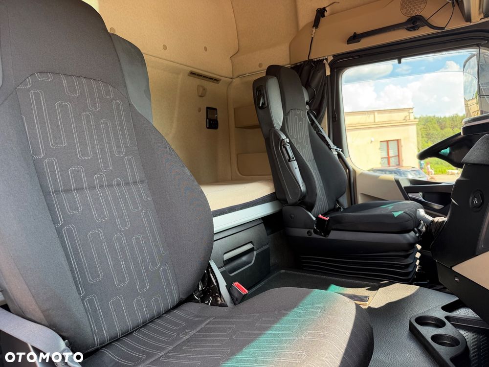 Mercedes-Benz Actros - 21
