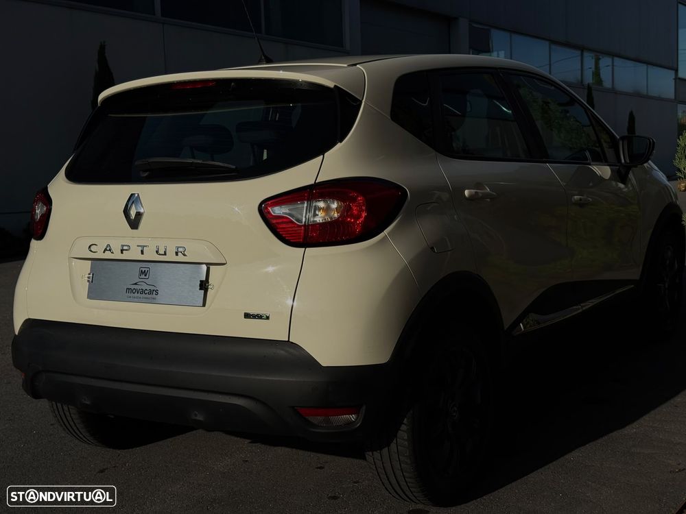 Renault Captur - 22