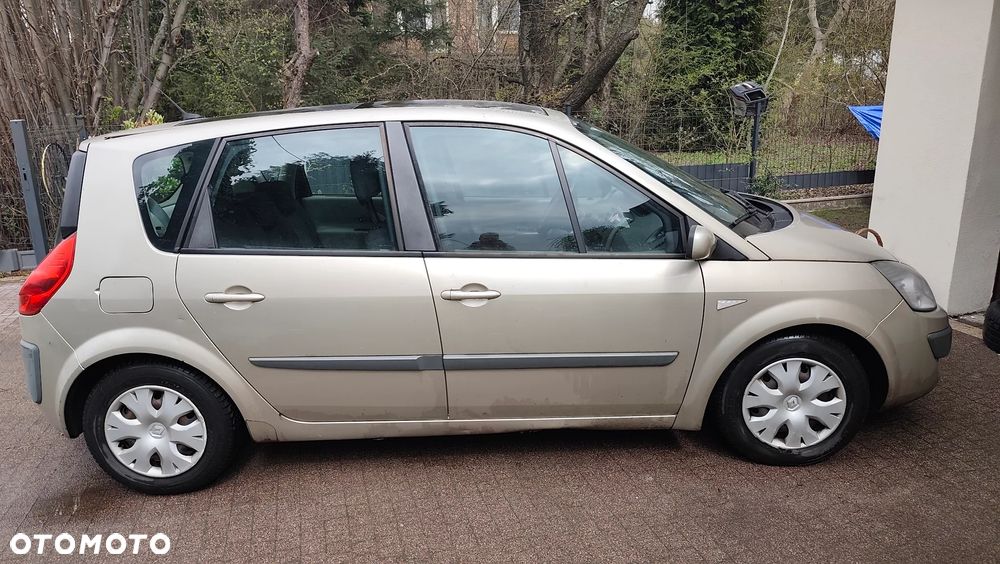Renault Scenic 1.6 16V Confort Privilege - 5