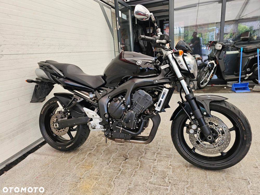 Yamaha FZ - 16