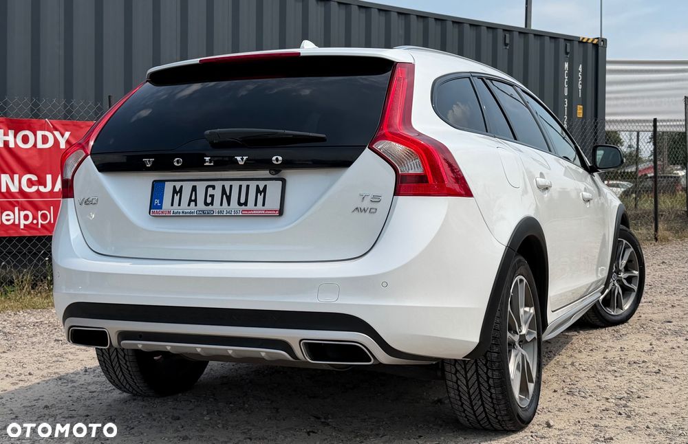 Volvo V60 Cross Country T5 AWD Geartronic Summum - 34