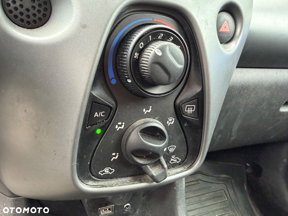 Toyota Aygo x-clusive Style Selection - 14