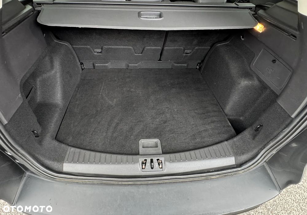 Ford Kuga 1.5 EcoBoost 2x4 Titanium - 40