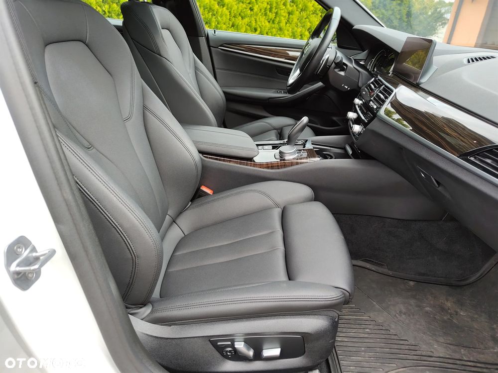 BMW Seria 5 530i mHEV Luxury Line sport - 22