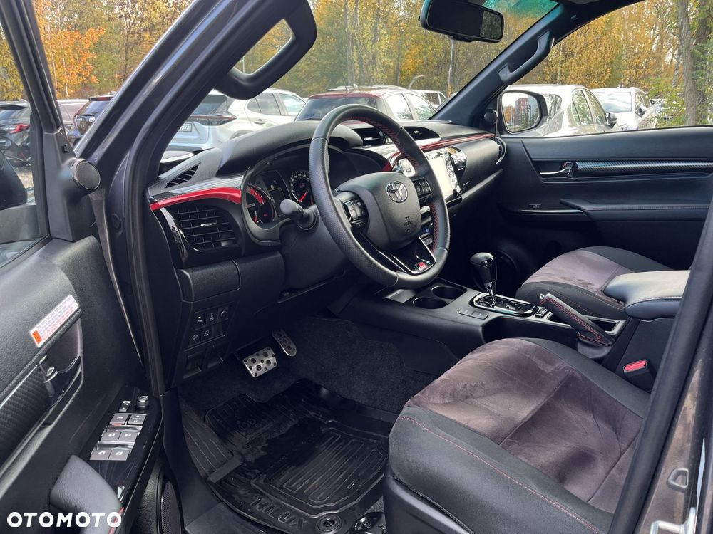 Toyota Hilux 2.8 D-4D Double Cab GR Sport 4x4 - 9