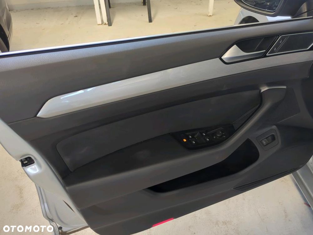Volkswagen Passat 2.0 TDI EVO Business DSG - 19