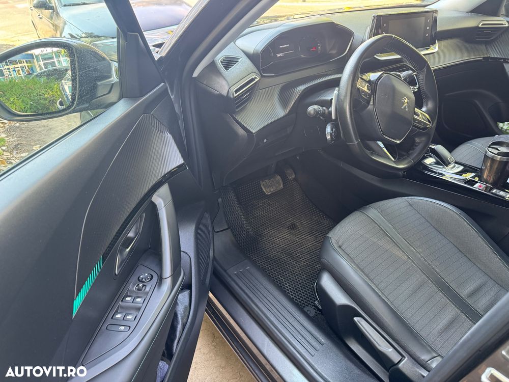 Peugeot 2008 1.5 BlueHDI STT EAT8 Allure - 13