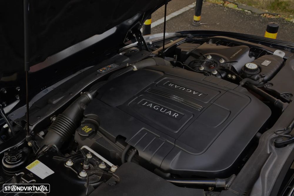 Jaguar XK 5.0 V8 Portfolio - 39
