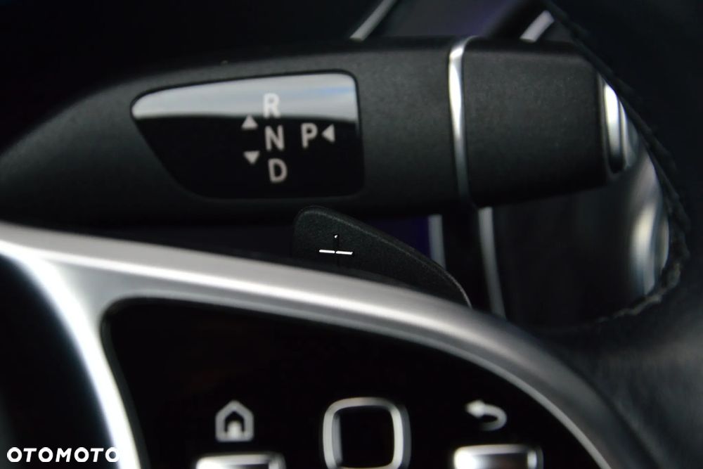 Mercedes-Benz GLC 300 e 4-Matic - 27