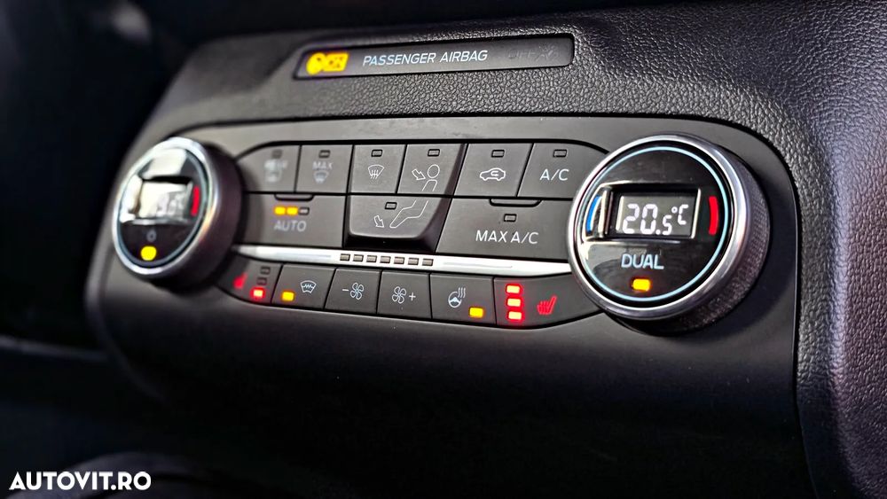 Ford Kuga 2.0 EcoBlue 4x4 Aut. TITANIUM - 14