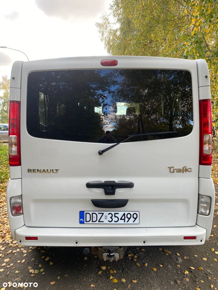 Renault Trafic 2.0 dCi 115 FAP Grand Passenger Black Edition - 4