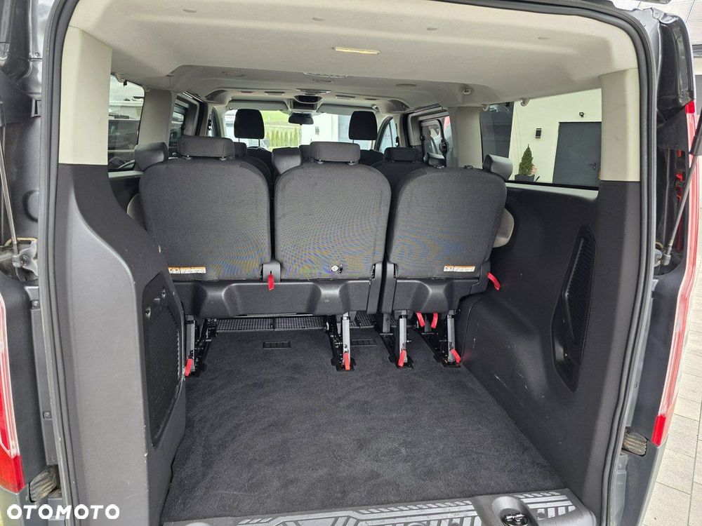 Ford Tourneo Custom - 26