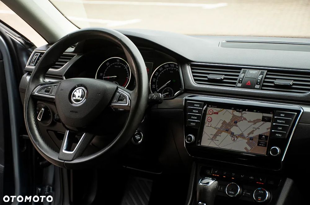 Skoda Superb 2.0 TDI Ambition DSG - 5