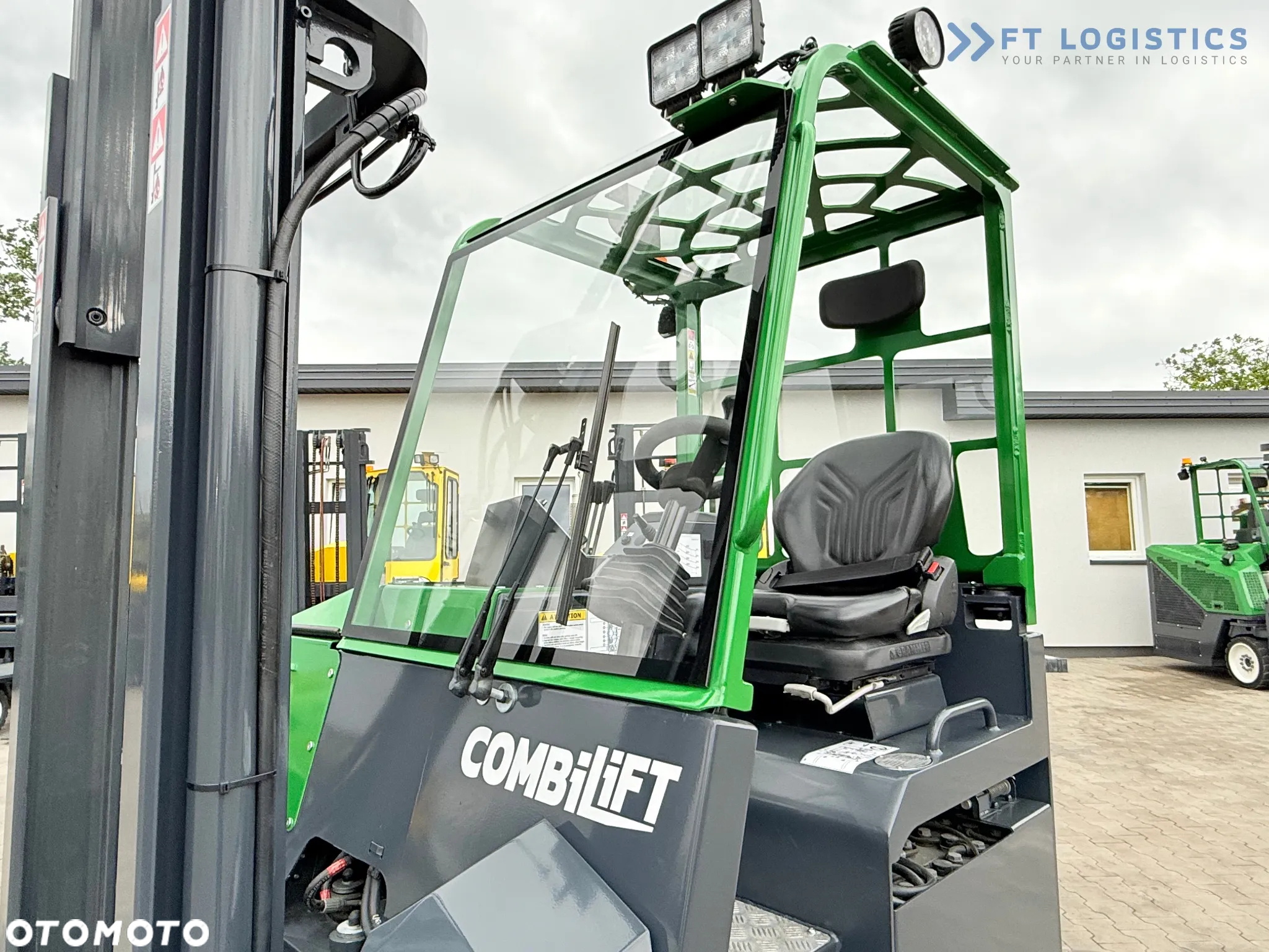 Combilift CBE4000 / TRIPLEX 5200MM / ELEKTRYCZNY / WOLNY SKOK / POZYCJONER / PRZESUW WIDEŁ / JAK NOWY - 38