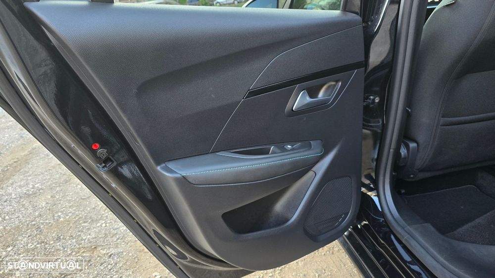 Peugeot e-208 Allure Pack - 47