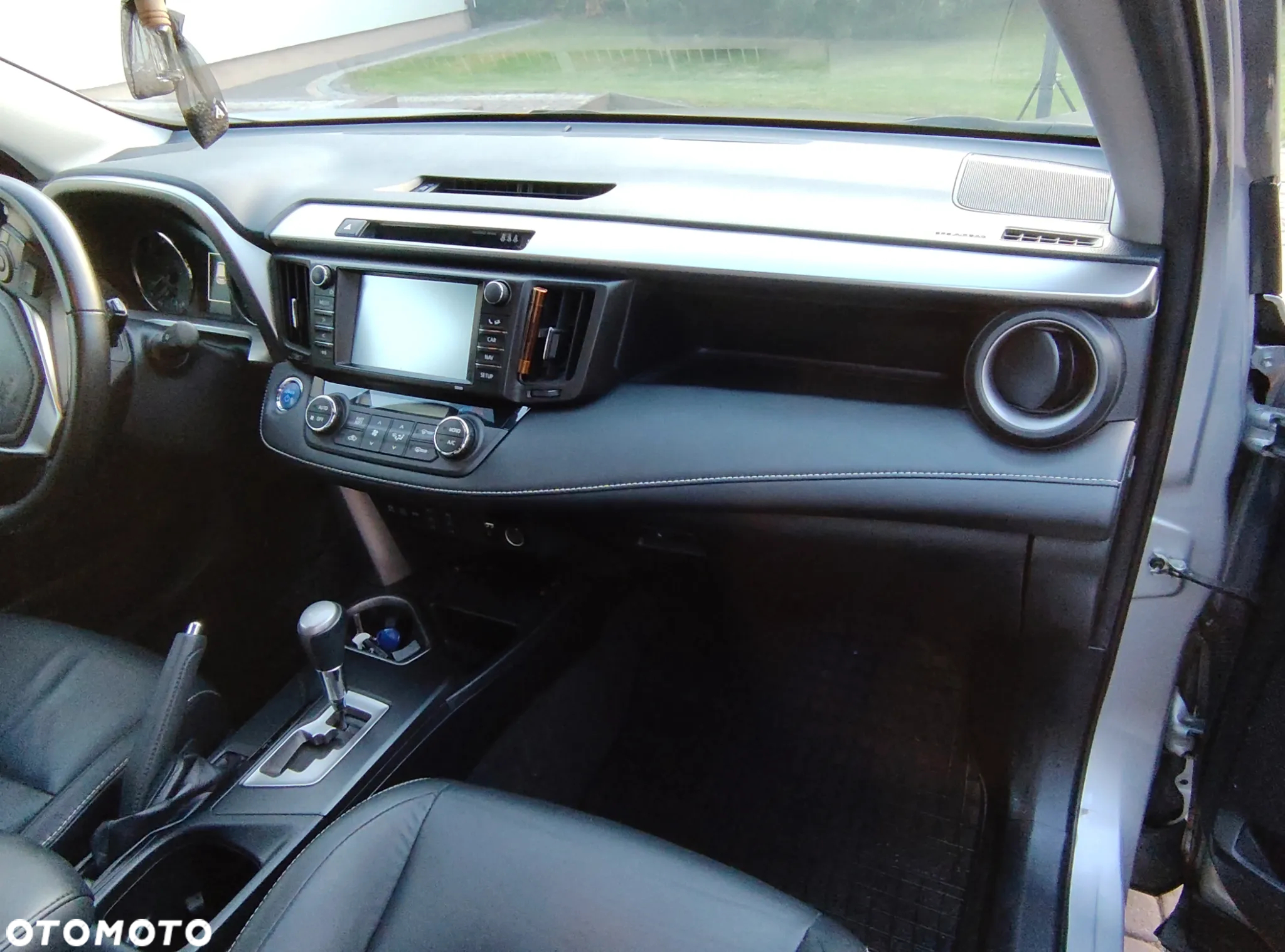 Toyota RAV4 Hybrid Premium 4x2 - 17