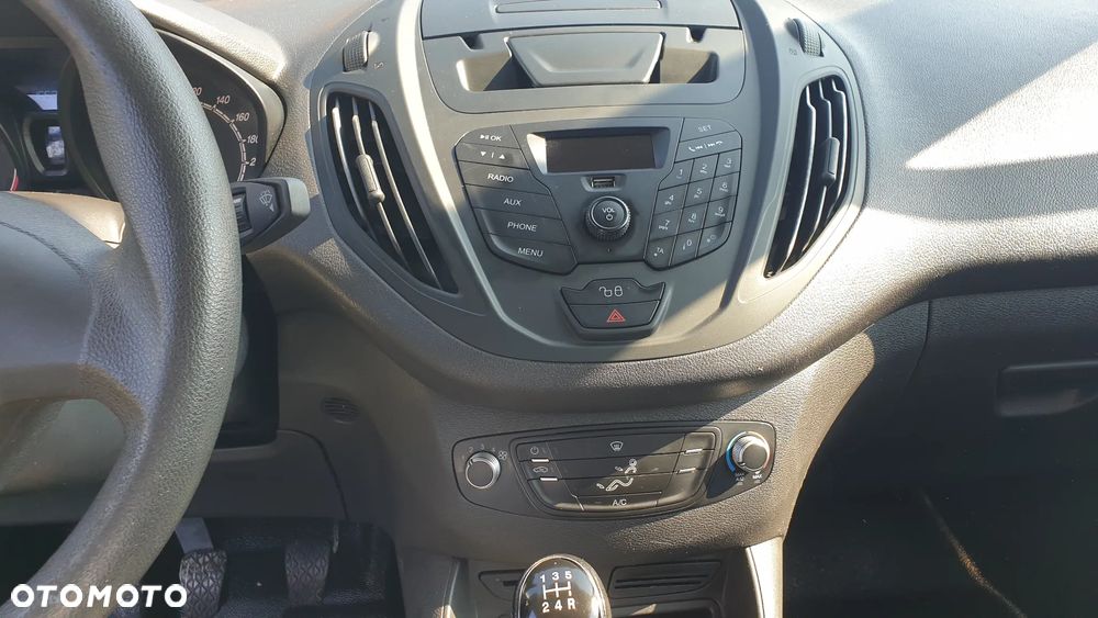 Ford transit courier - 14