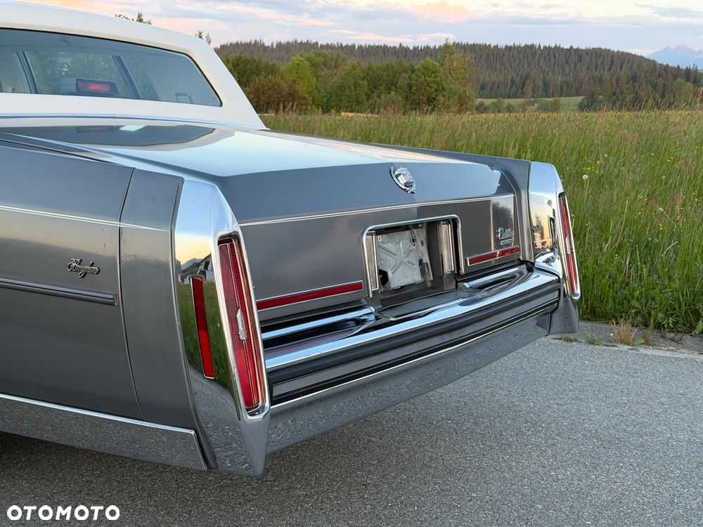 Cadillac Brougham - 15