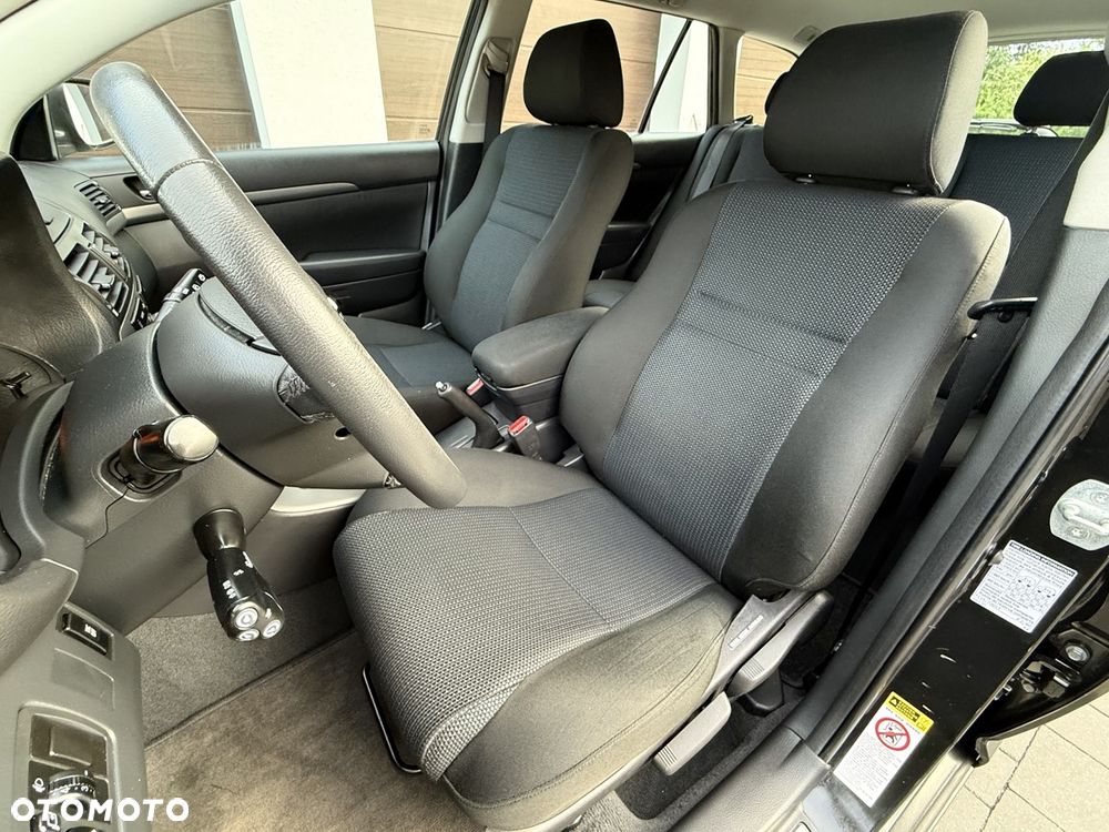 Toyota Avensis 1.8 VVT-i Combi - 15