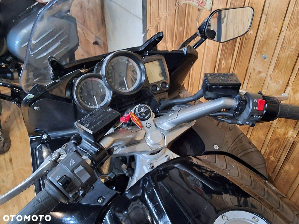 Yamaha FJR - 25