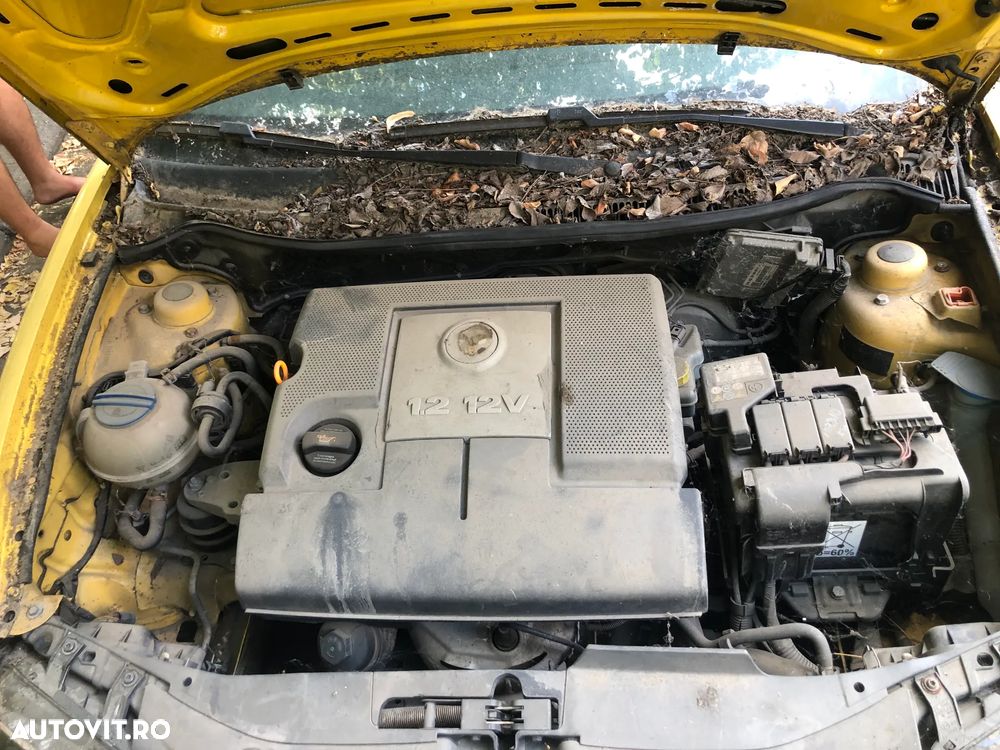 Dezmembrez Seat Ibiza facelift 2006 galben 1.2 12v benzina - 4