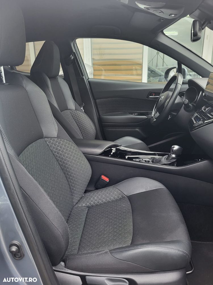 Toyota C-HR 1.8 HSD 122 CP 4x2 CVT C-ult Style - 11