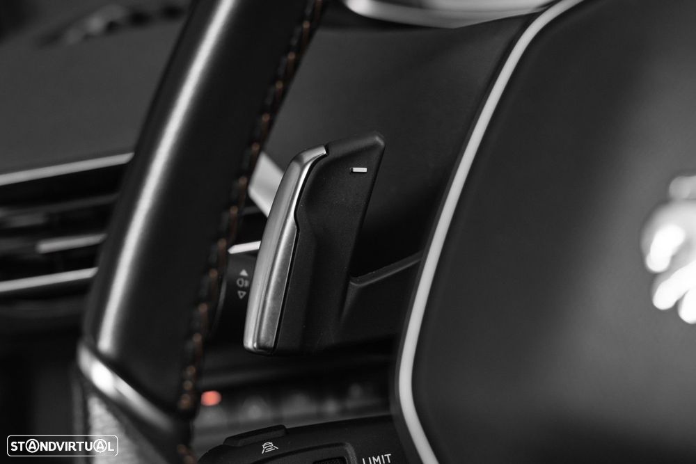 Peugeot 3008 1.6 Hybrid GT Pack e-EAT8 - 37