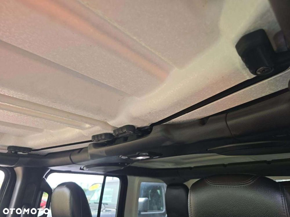 Jeep Wrangler - 11