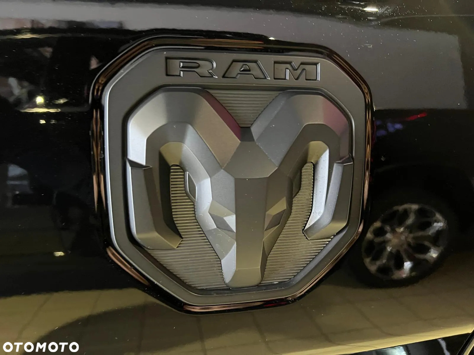 Dodge RAM 1500 5.7 4x4 - 18