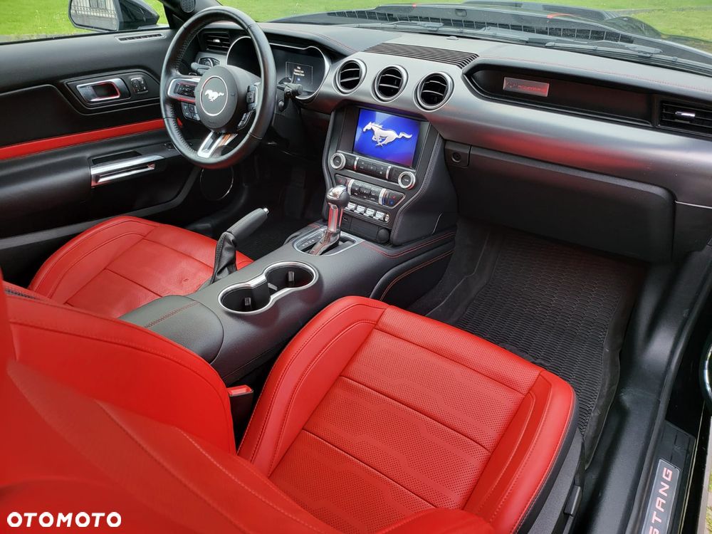 Ford Mustang - 7