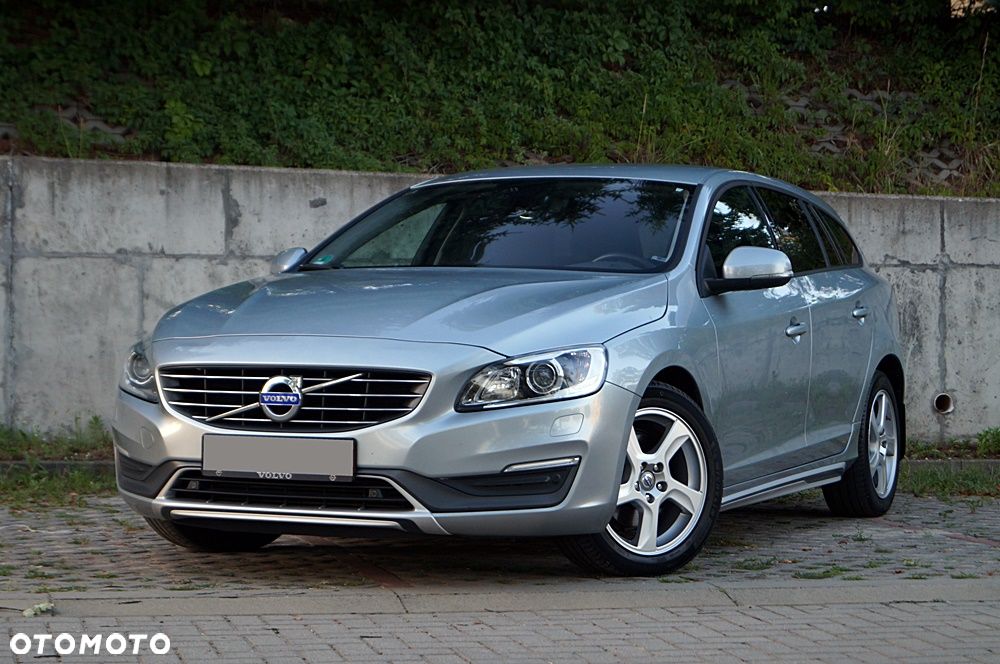 Volvo V60 D4 Geartronic Summum - 1