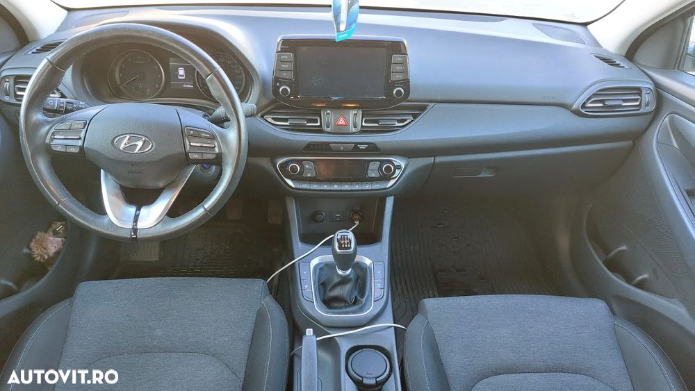 Hyundai i30 1.5 110CP 5DR M/T Highway - 10