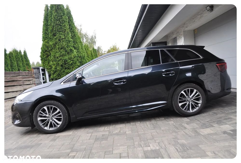 Toyota Avensis Touring Sports 1.8 Business Edition - 13