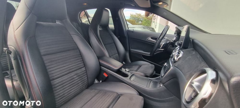 Mercedes-Benz GLA 220 4-Matic AMG Line - 6