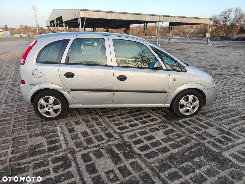 Opel Meriva 1.6 16V Essentia Easytronic - 3