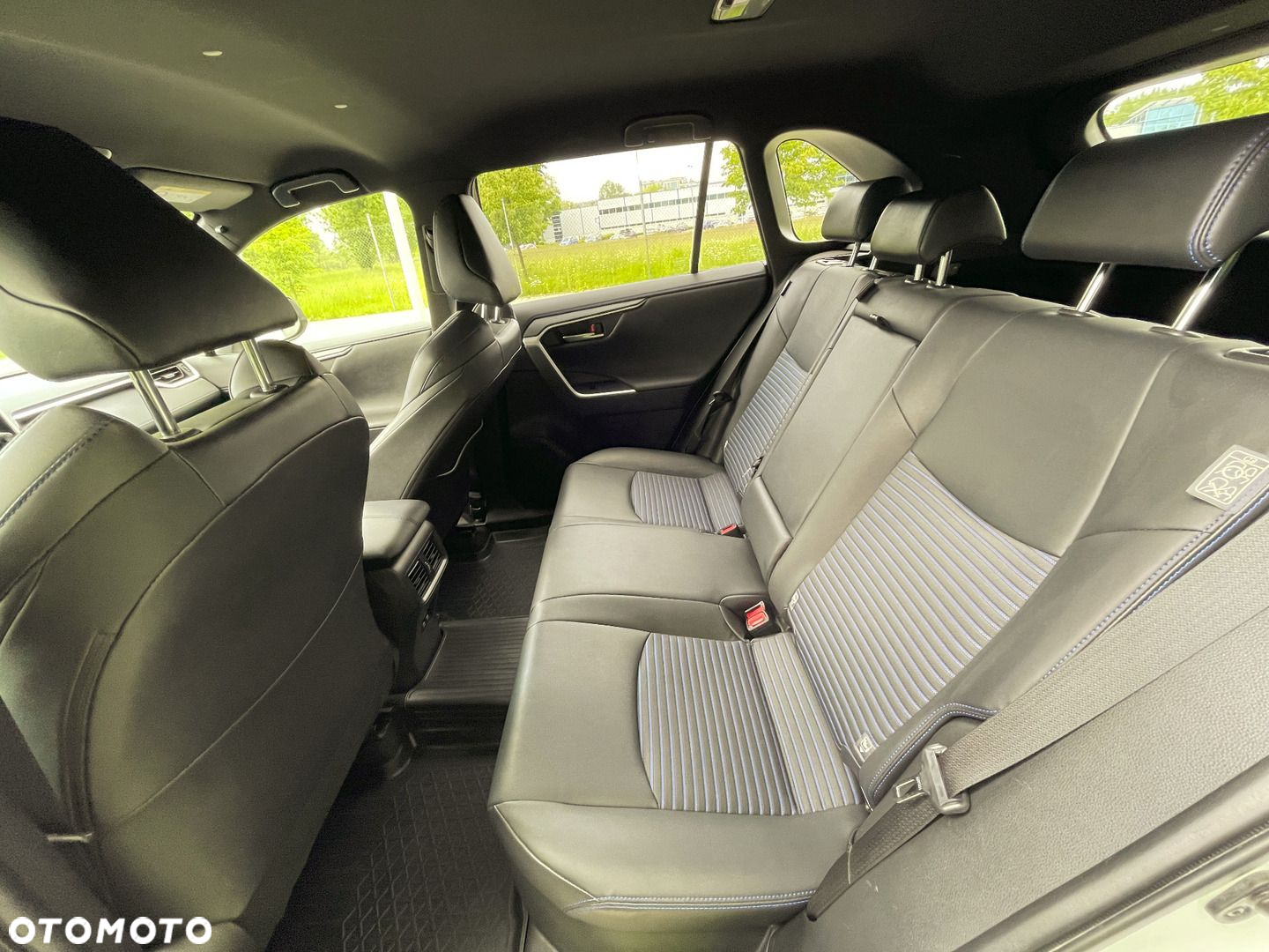 Toyota RAV4 - 10