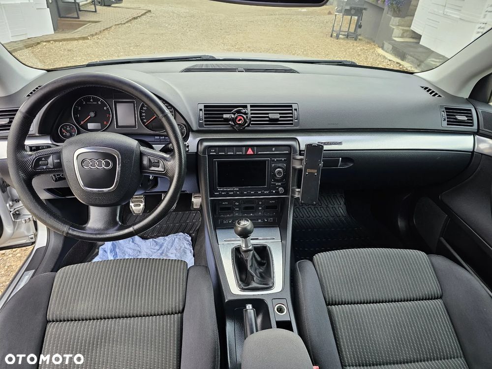 Audi A4 Limousine - 9