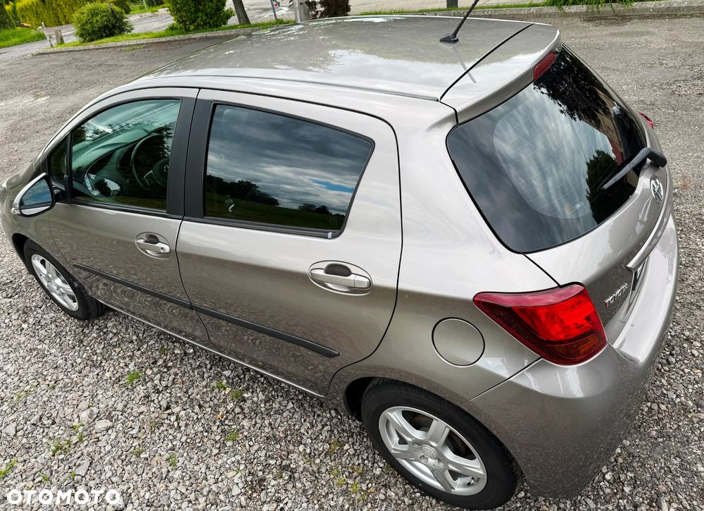 Toyota Yaris 1.33 Premium - 10