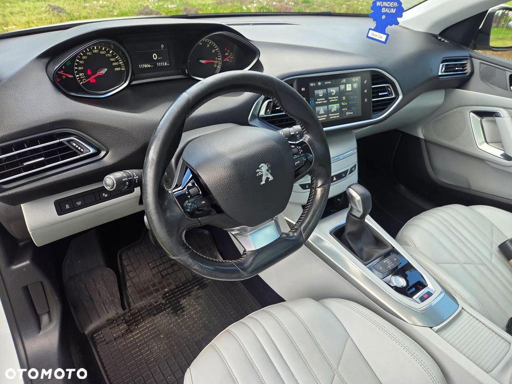 Peugeot 308 1.2 PureTech Allure S&S - 18