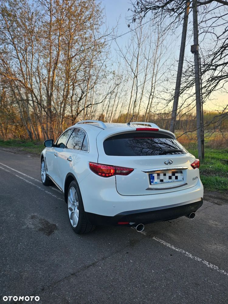 Infiniti FX - 5